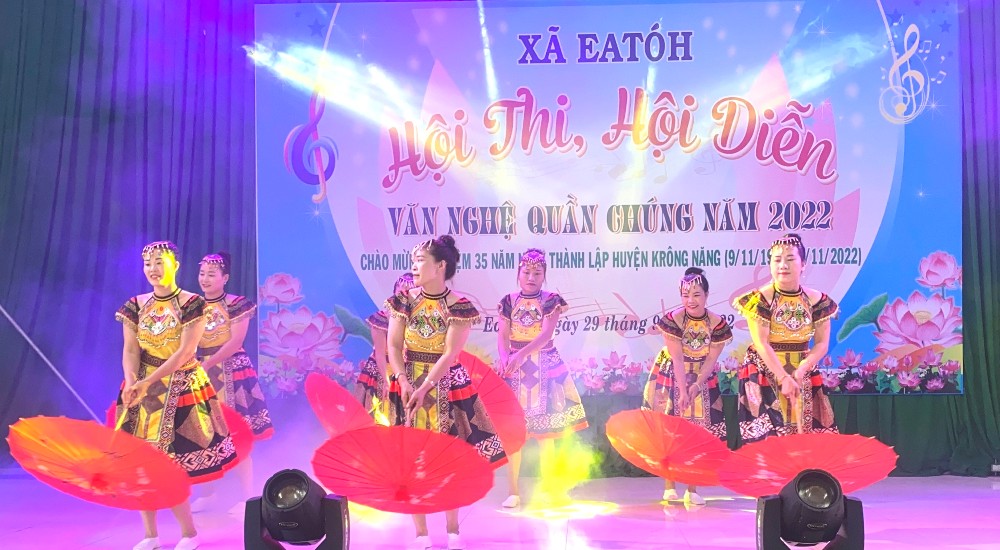 Xã Ea Toh tổ chức hội diễn văn nghệ chào mừng kỷ niệm 35 năm thành lập huyện