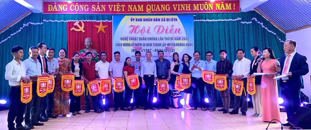 Hội diễn nghệ thuật quần chúng xã Dliêya
