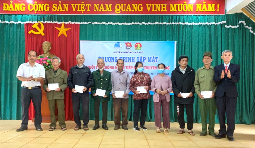 Huyện Đoàn tổ chức chương trình “Về nguồn” năm 2022