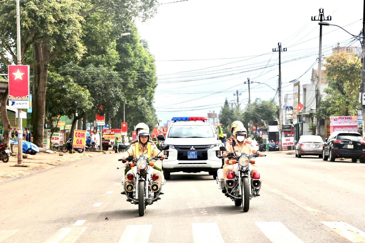 Công an huyện Krông Năng: Ra quân thực hiện đợt cao điểm tấn công trấn áp tội phạm dịp Tết Nguyên đán Quý Mão 2023.