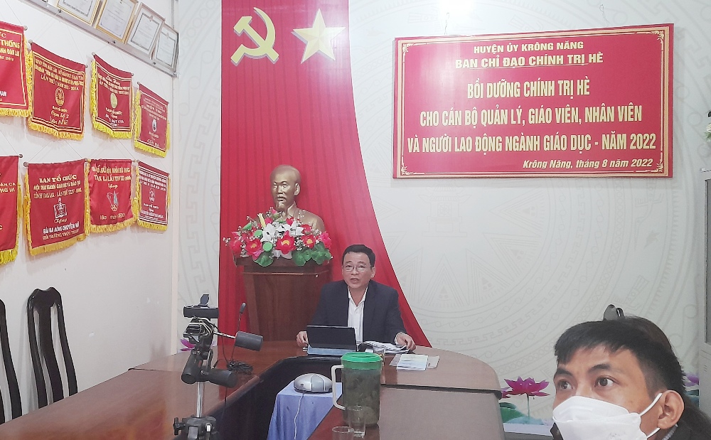 Bồi dưỡng chính trị hè cho cán bộ quản lý, giáo viên, nhân viên ngành giáo dục năm 2022