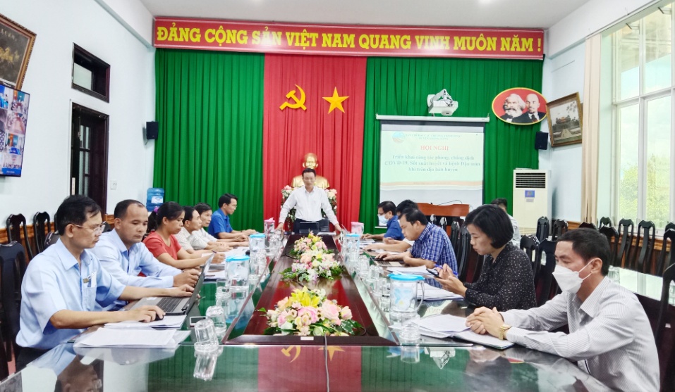 UBND huyện họp triển khai công tác phòng chống dịch bệnh 5 tháng cuối năm 2022