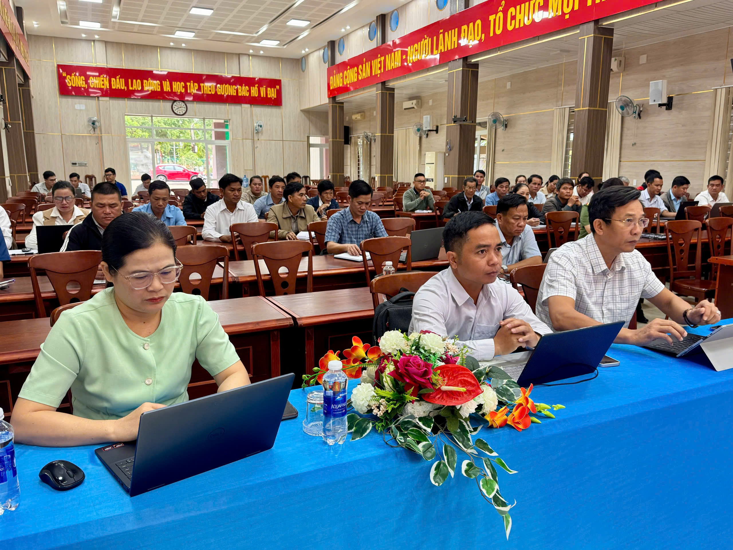 hoi-nghi-6-thang-cds-9
