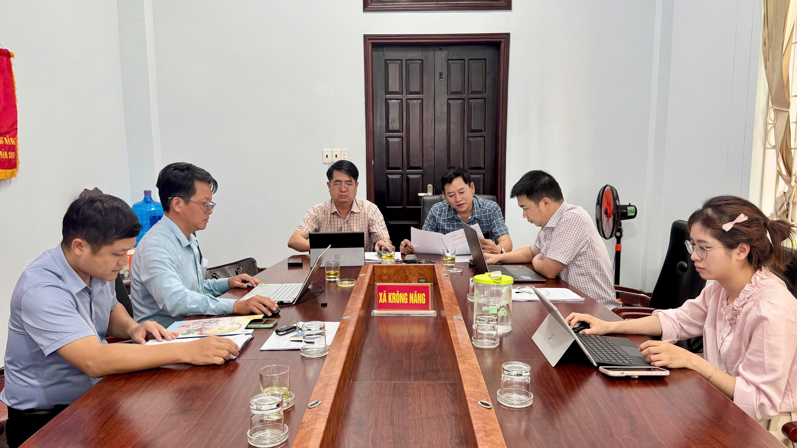 XÃ KRÔNG NĂNG THAM DỰ HỘI NGHỊ TRỰC TUYẾN VỀ ĐẨY MẠNH GIẢI NGÂN VỐN ĐẦU TƯ CÔNG VÀ CAM KẾT CỦA CÁC ĐƠN VỊ, CHỦ ĐẦU TƯ VỀ GIẢI NGÂN VỐN ĐẦU TƯ CÔNG