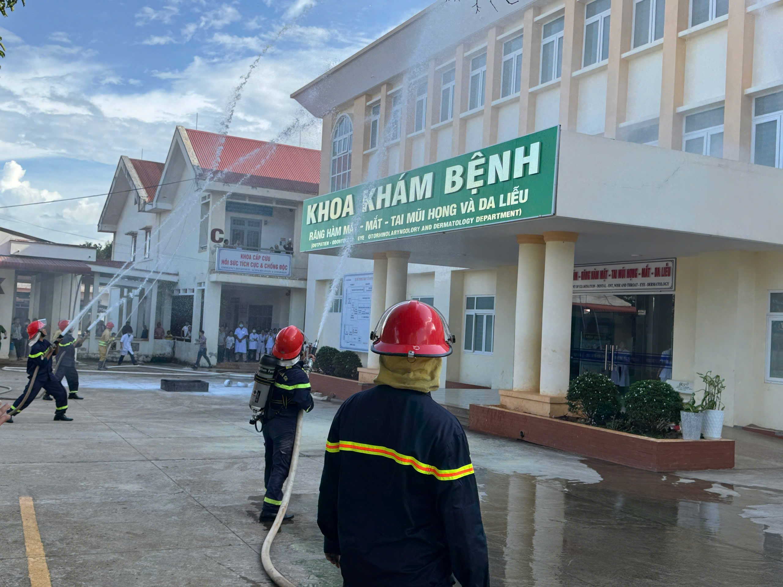 THỰC TẬP PHƯƠNG ÁN CHỮA CHÁY VÀ CỨU NẠN, CỨU HỘ TẠI TRUNG TÂM Y TẾ XÃ KRÔNG NĂNG.