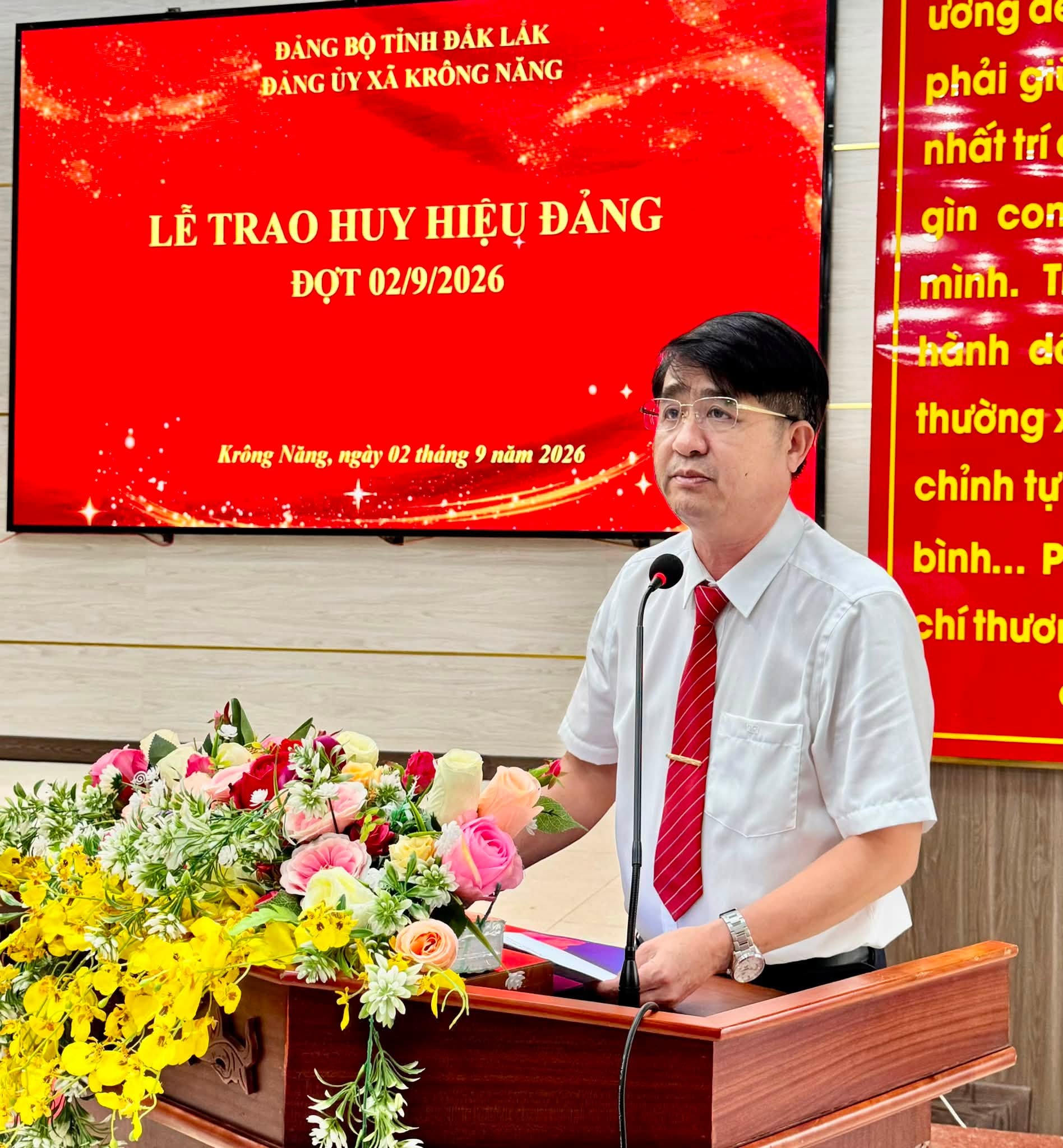 trao-huy-hieu-2-thang-chin-3