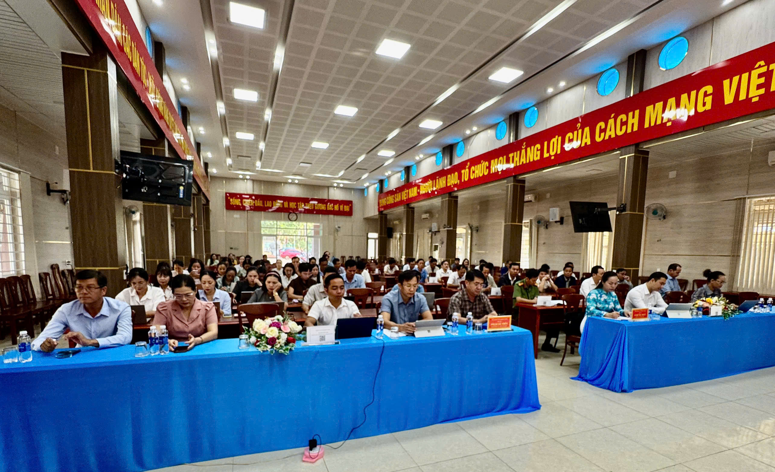 trao-qd-dang-bo-truong-2