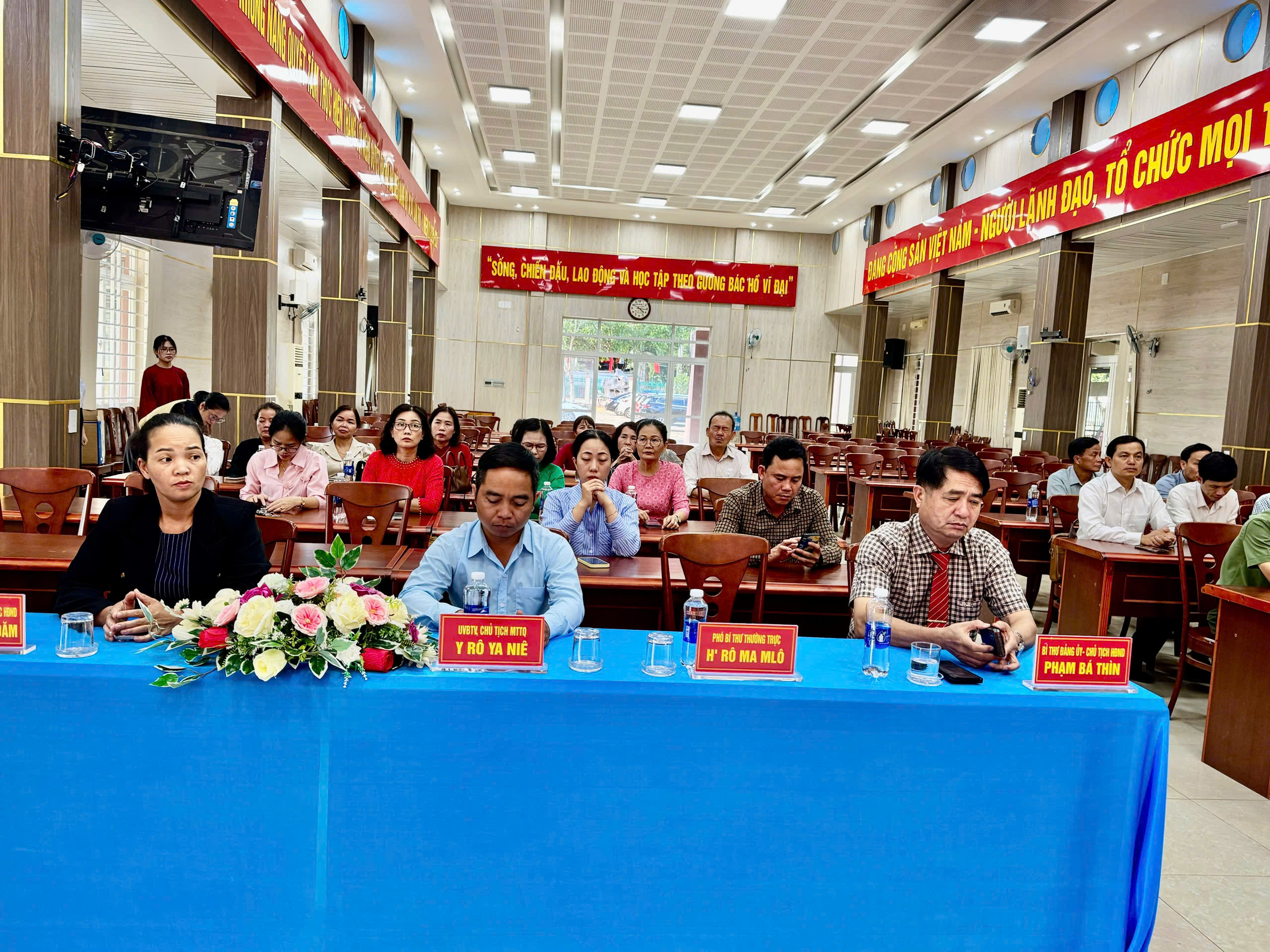 trao-qd-truong-hoc-2