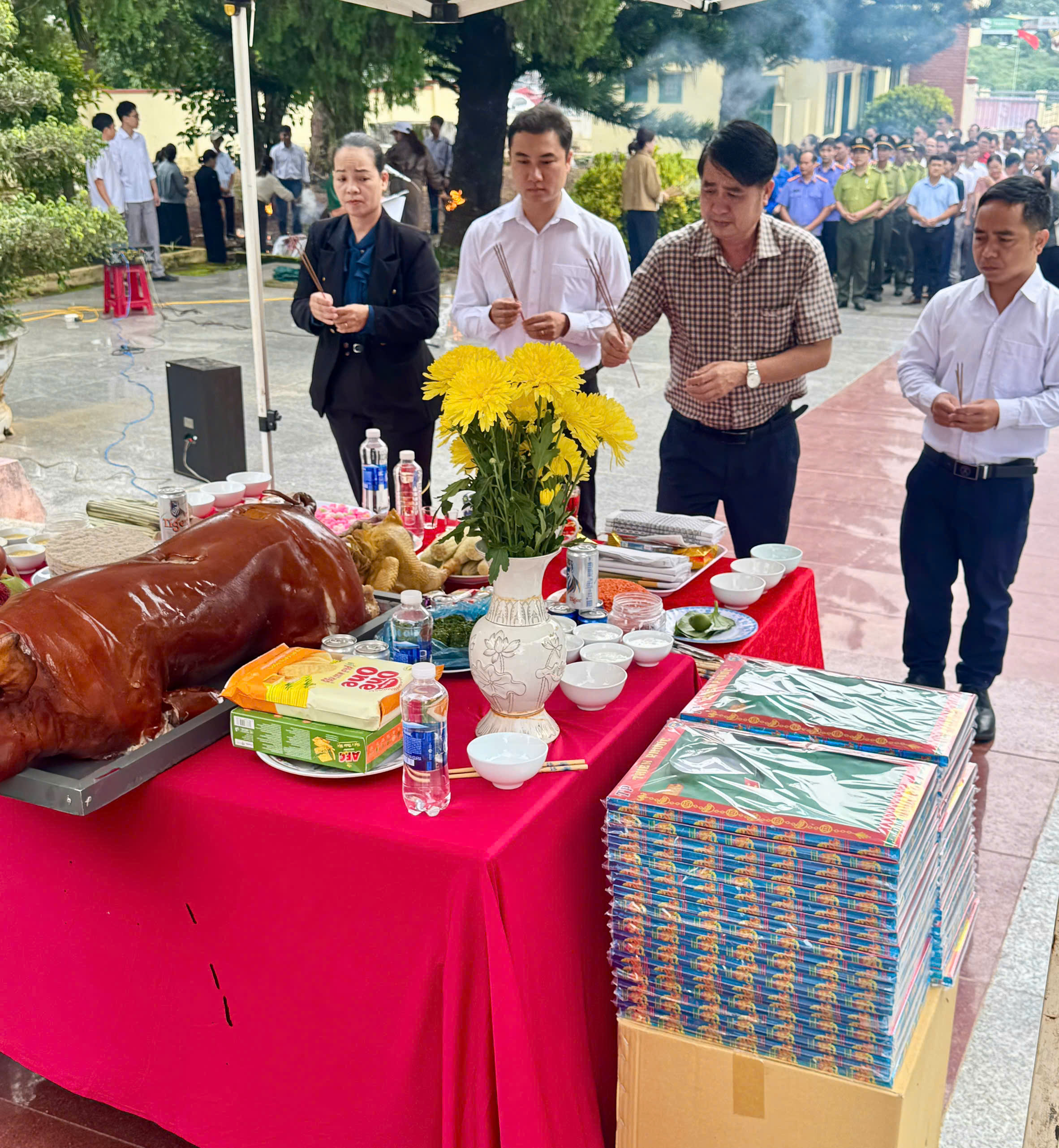 LỄ VIẾNG NGHĨA TRANG LIỆT SĨ NHÂN NGÀY THƯƠNG BINH LIỆT SĨ 27/7