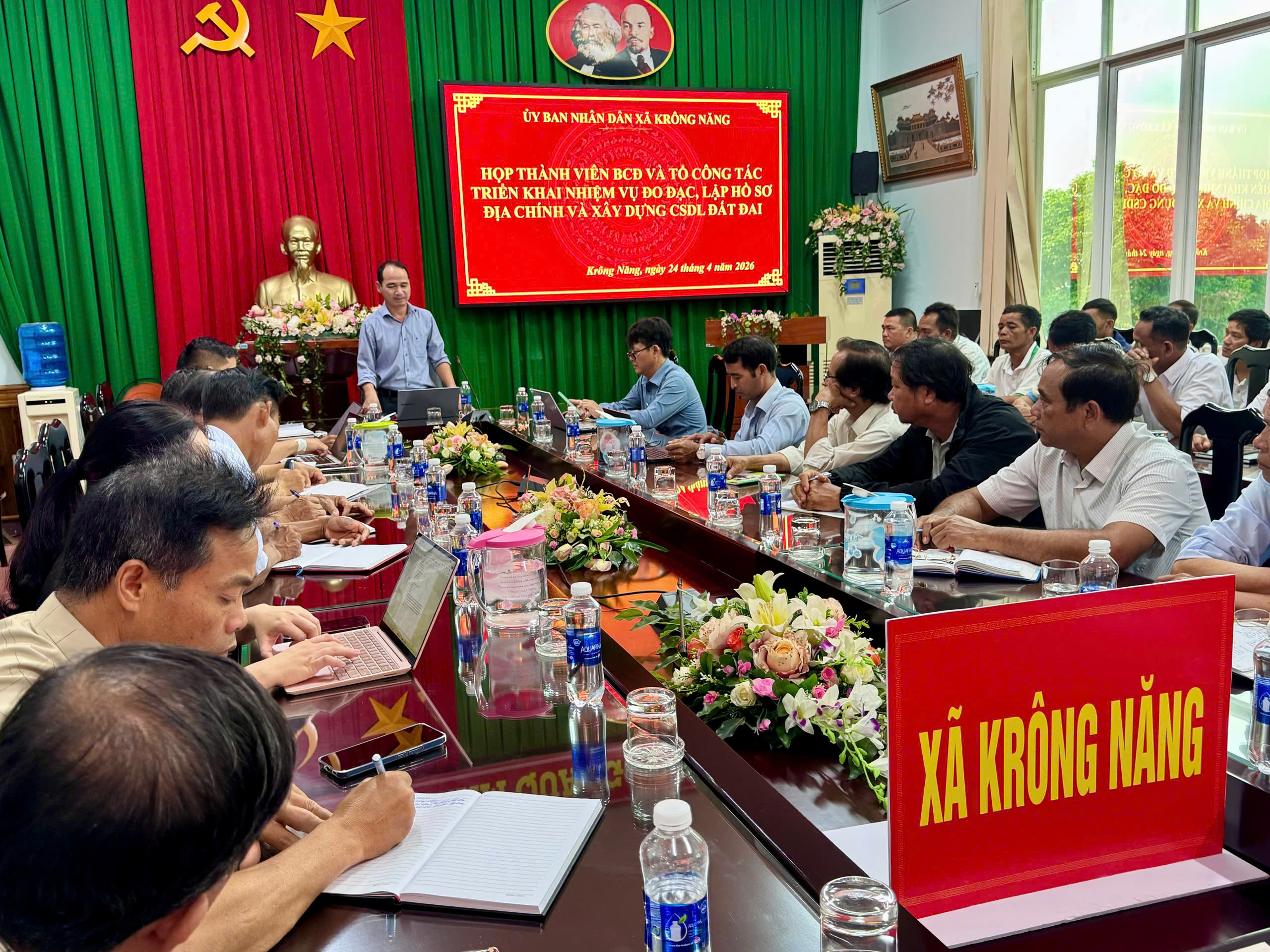 HỘI NGHỊ TRIỂN KHAI CÔNG TÁC ĐO ĐẠC, LẬP BẢN ĐỒ ĐỊA CHÍNH, LẬP HỒ SƠ ĐỊA CHÍNH VÀ XÂY DỰNG CƠ SỞ DỮ LIỆU ĐẤT ĐAI