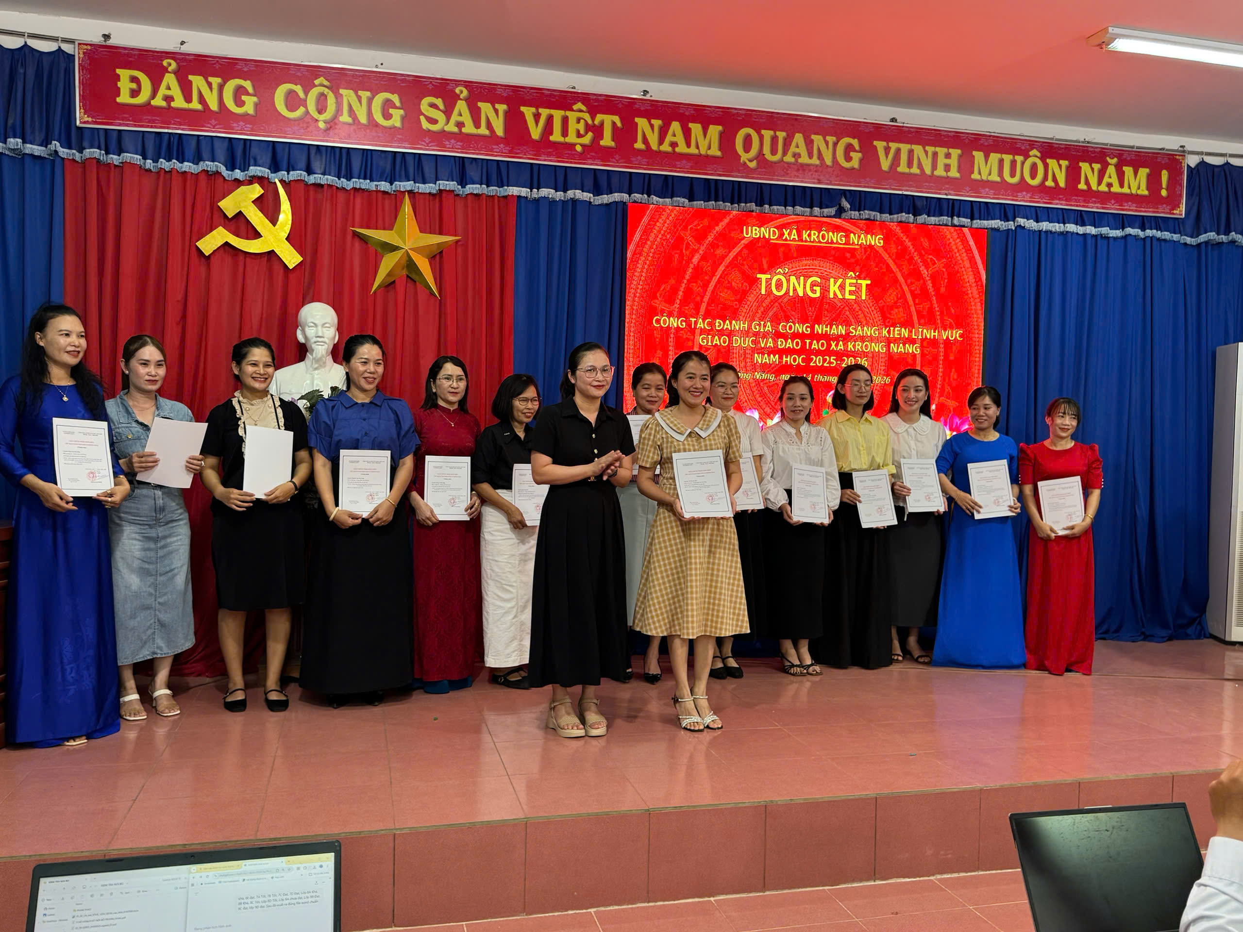 cong-nhan-sang-kien-1