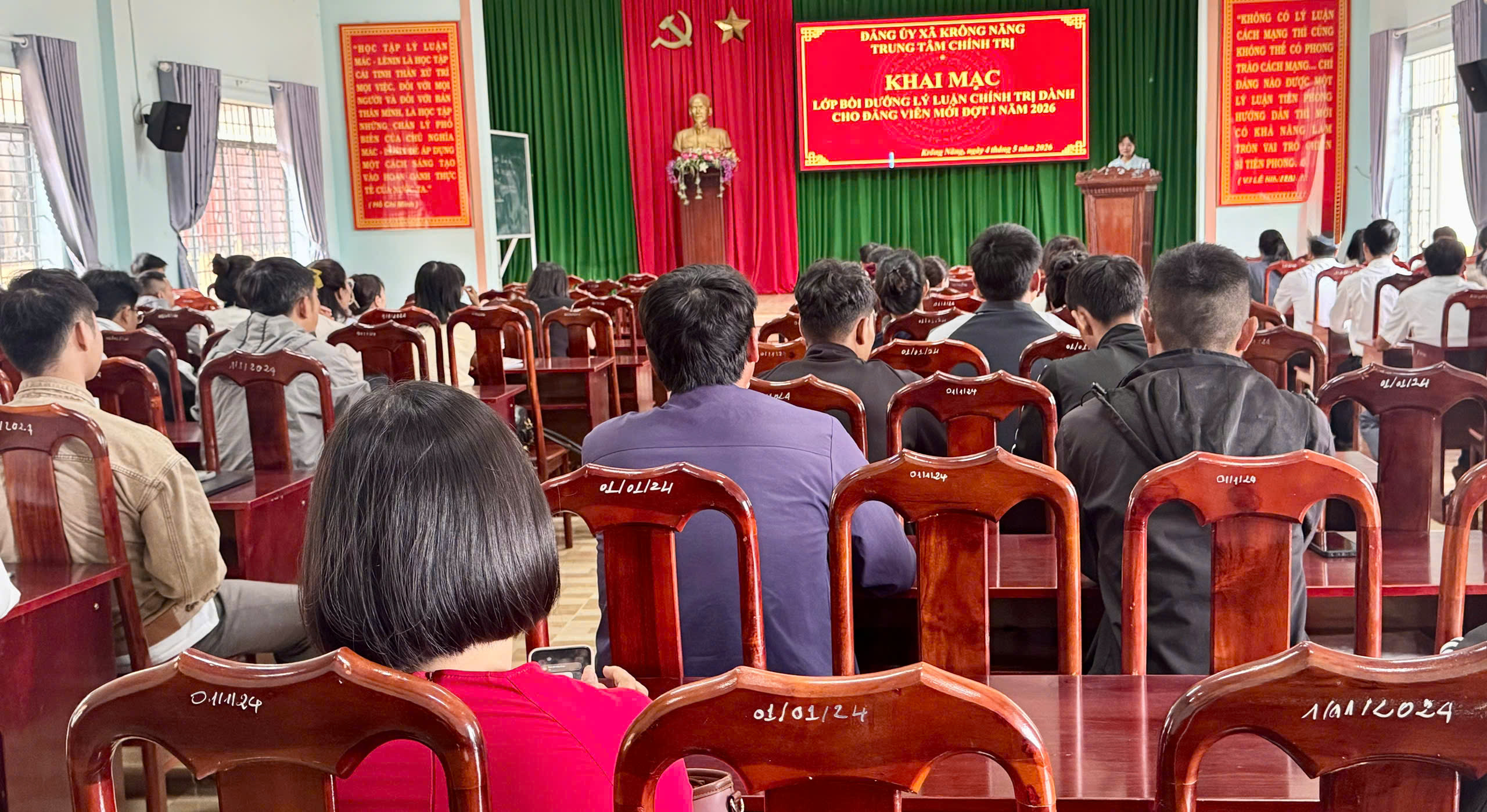 KHAI GIẢNG LỚP BỒI DƯỠNG LÝ LUẬN CHÍNH TRỊ  ĐẢNG VIÊN MỚI ĐỢT 1/2026