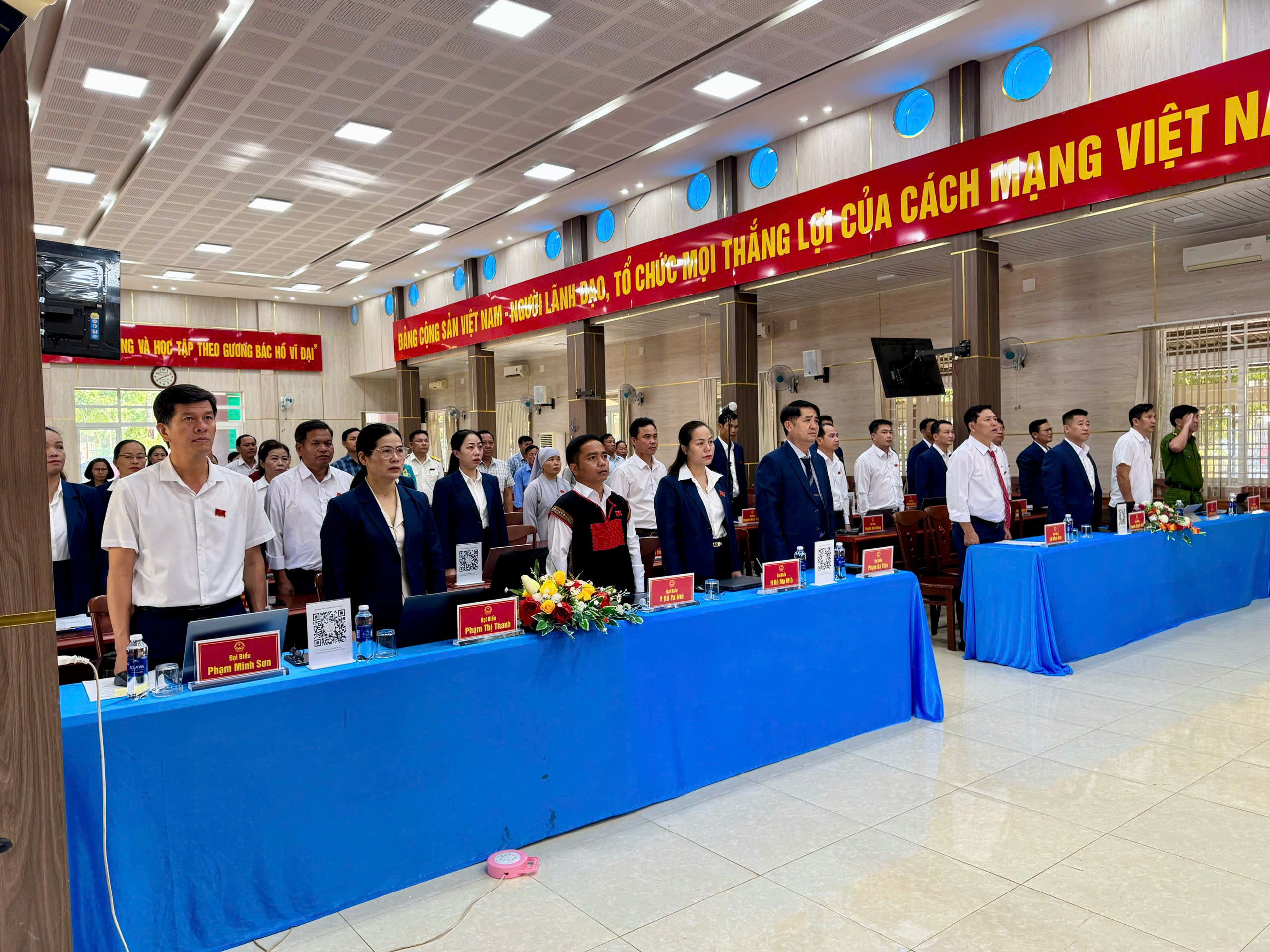HĐND XÃ KRÔNG NĂNG: TỔ CHỨC THÀNH CÔNG KỲ HỌP CHUYÊN ĐỀ LẦN THỨ NHẤT