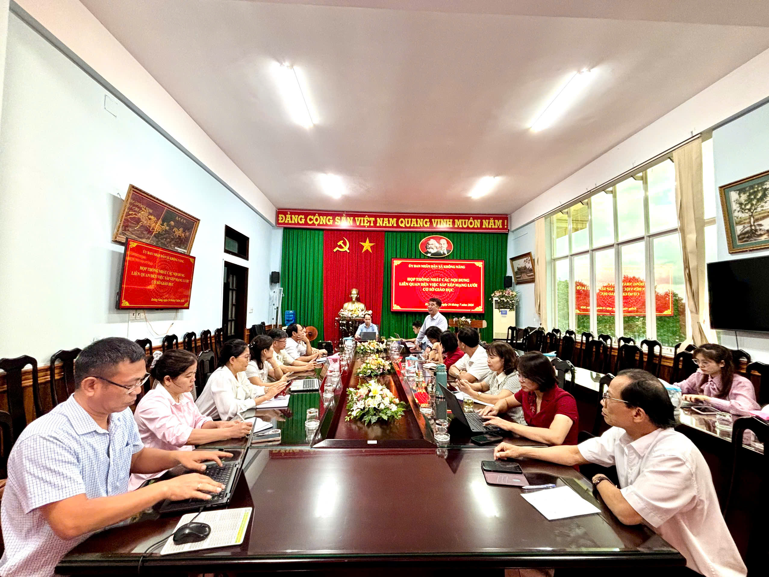 Xã Krông Năng tổ chức họp thống nhất các nội dung liên quan đến việc sắp xếp mạng lưới cơ sở giáo dục