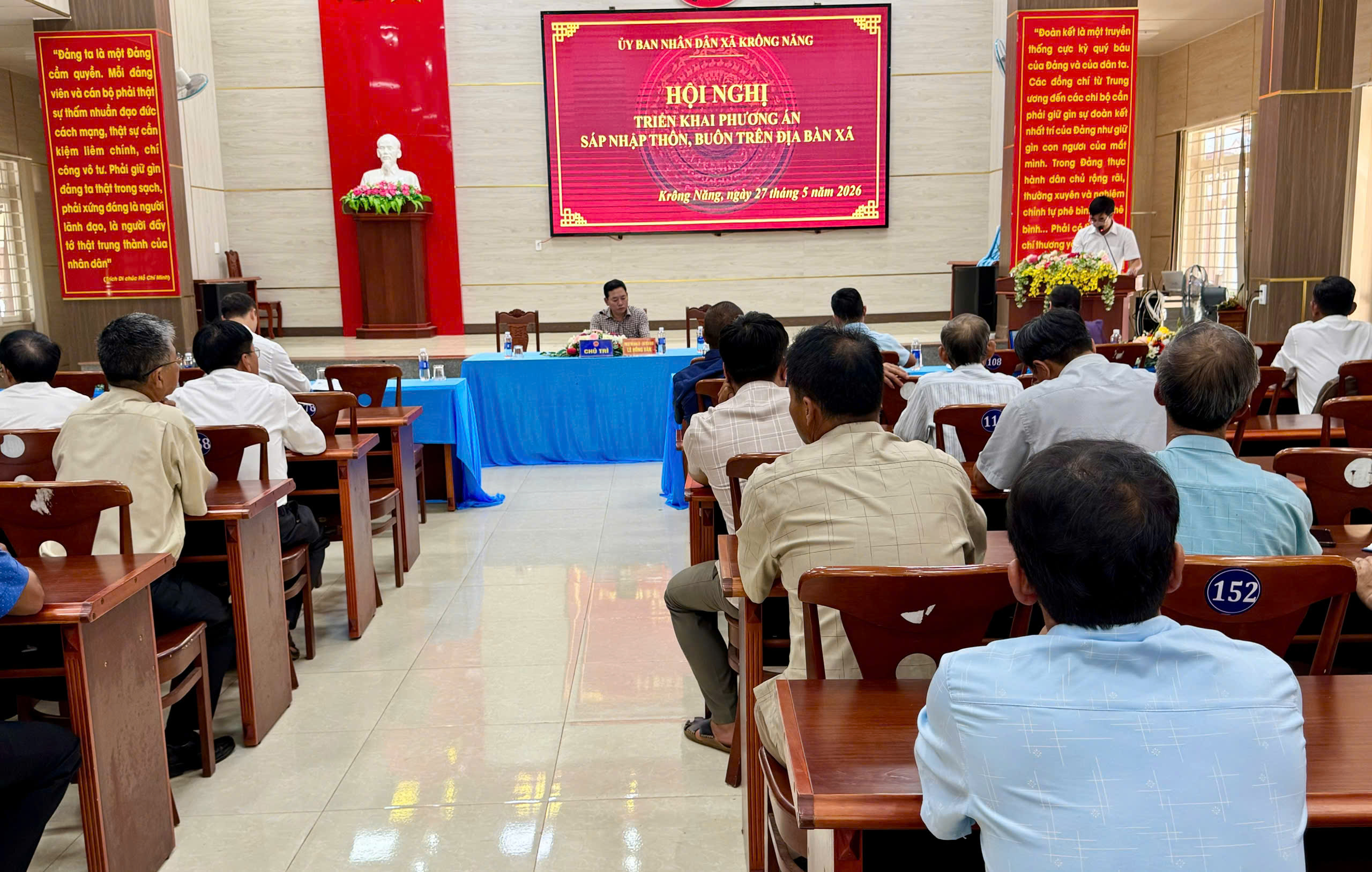 XÃ KRÔNG NĂNG: HỘI NGHỊ LẤY Ý KIẾN PHƯƠNG ÁN SẮP XẾP THÔN, BUÔN