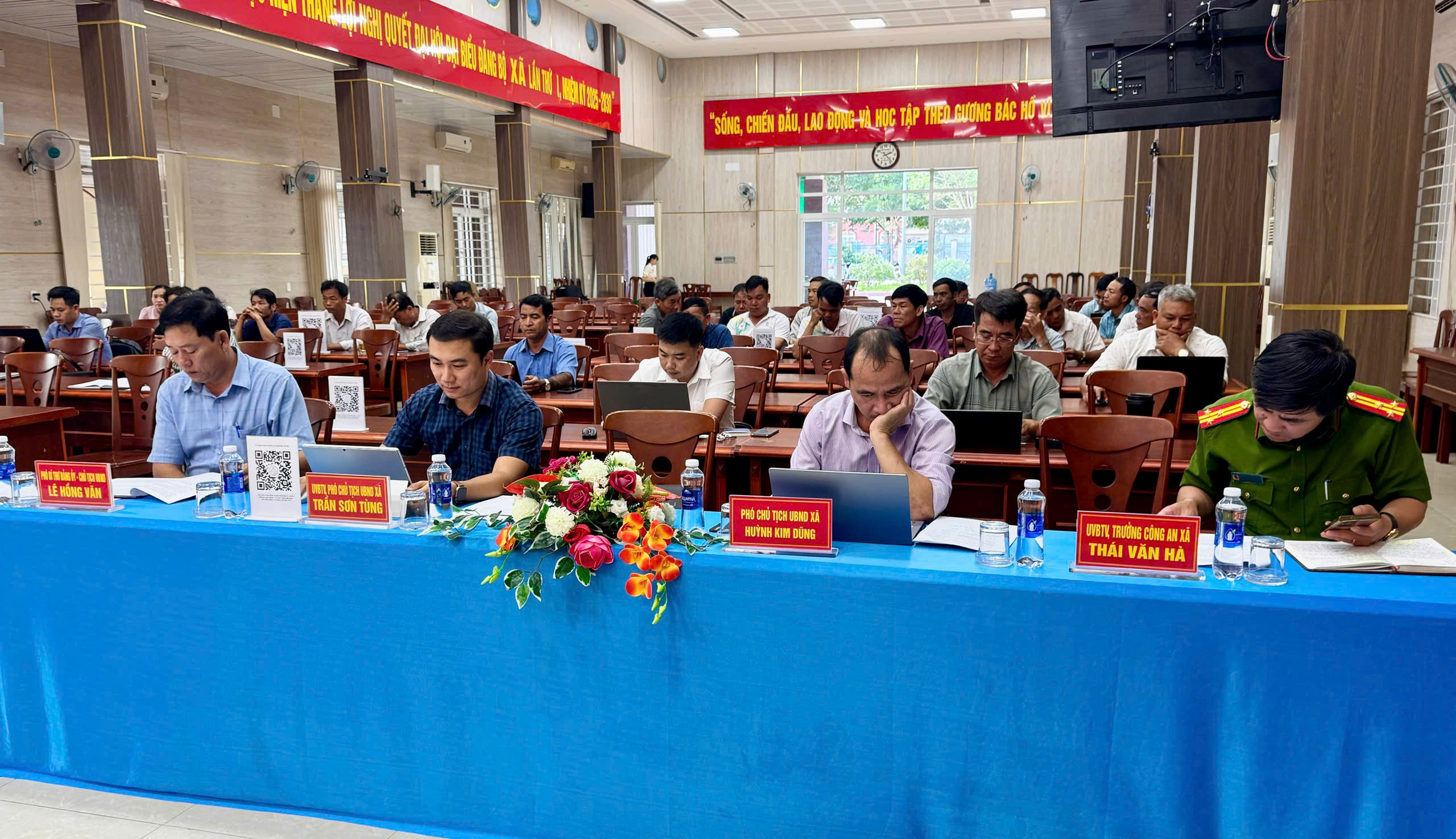 SƠ KẾT TÌNH HÌNH KINH TẾ - XÃ HỘI 6 THÁNG ĐẦU NĂM, TRIỂN KHAI NHIỆM VỤ 6 THÁNG CUỐI NĂM 2026