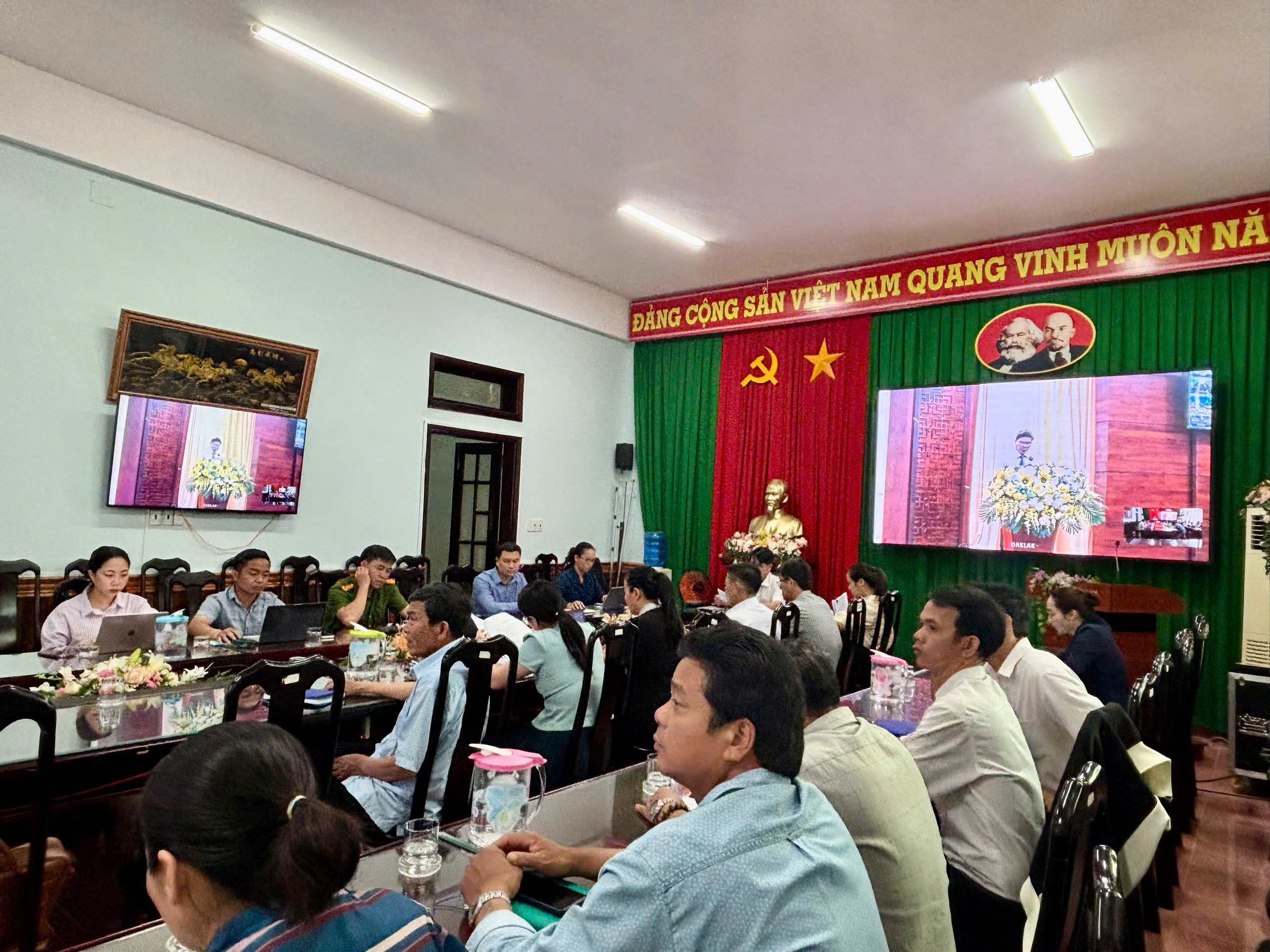 z7723540286696-709ee8b5263ba64cae32095c452313d1